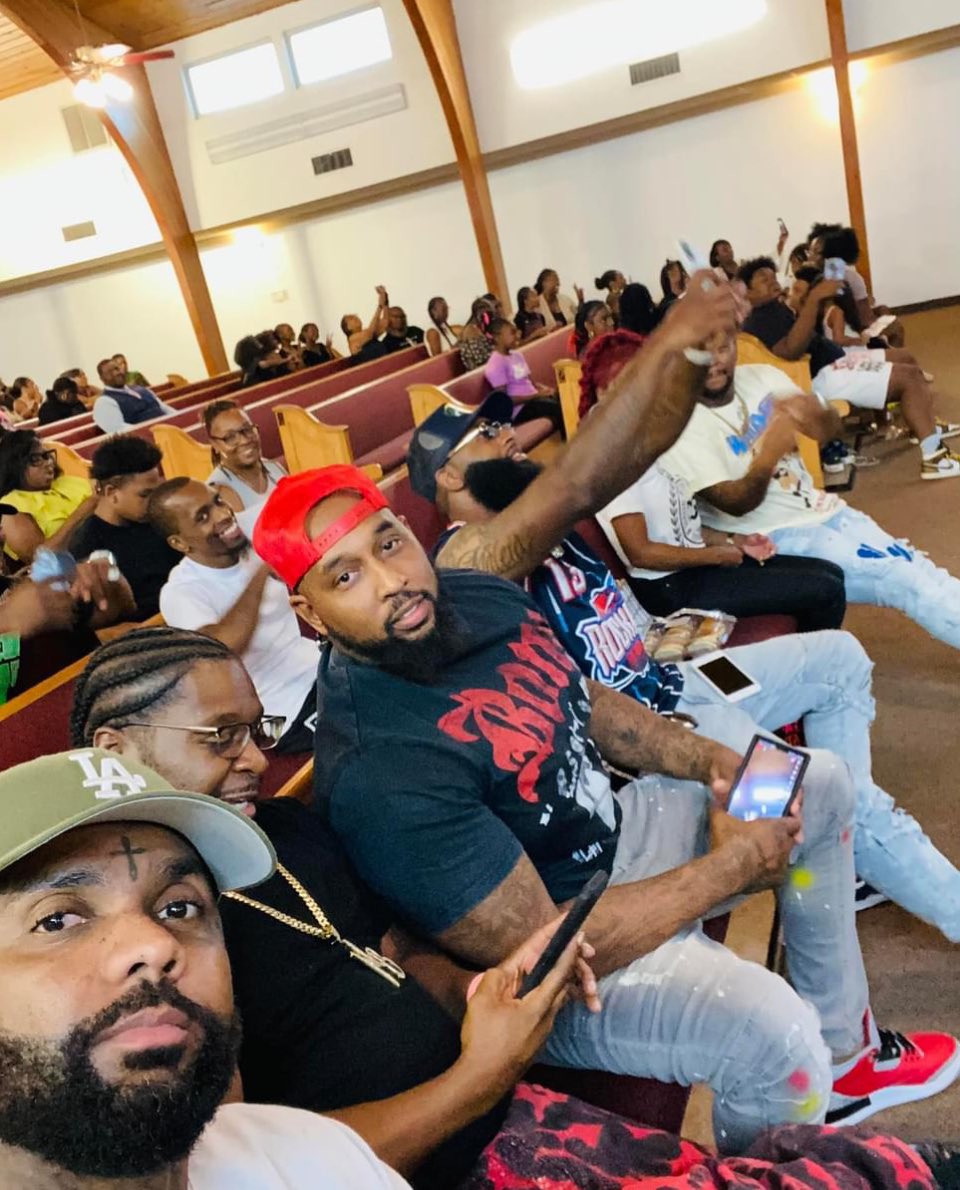 SupaSyrup's tweet image. Why can’t you wear hats in church? I can’t find that in the Bible