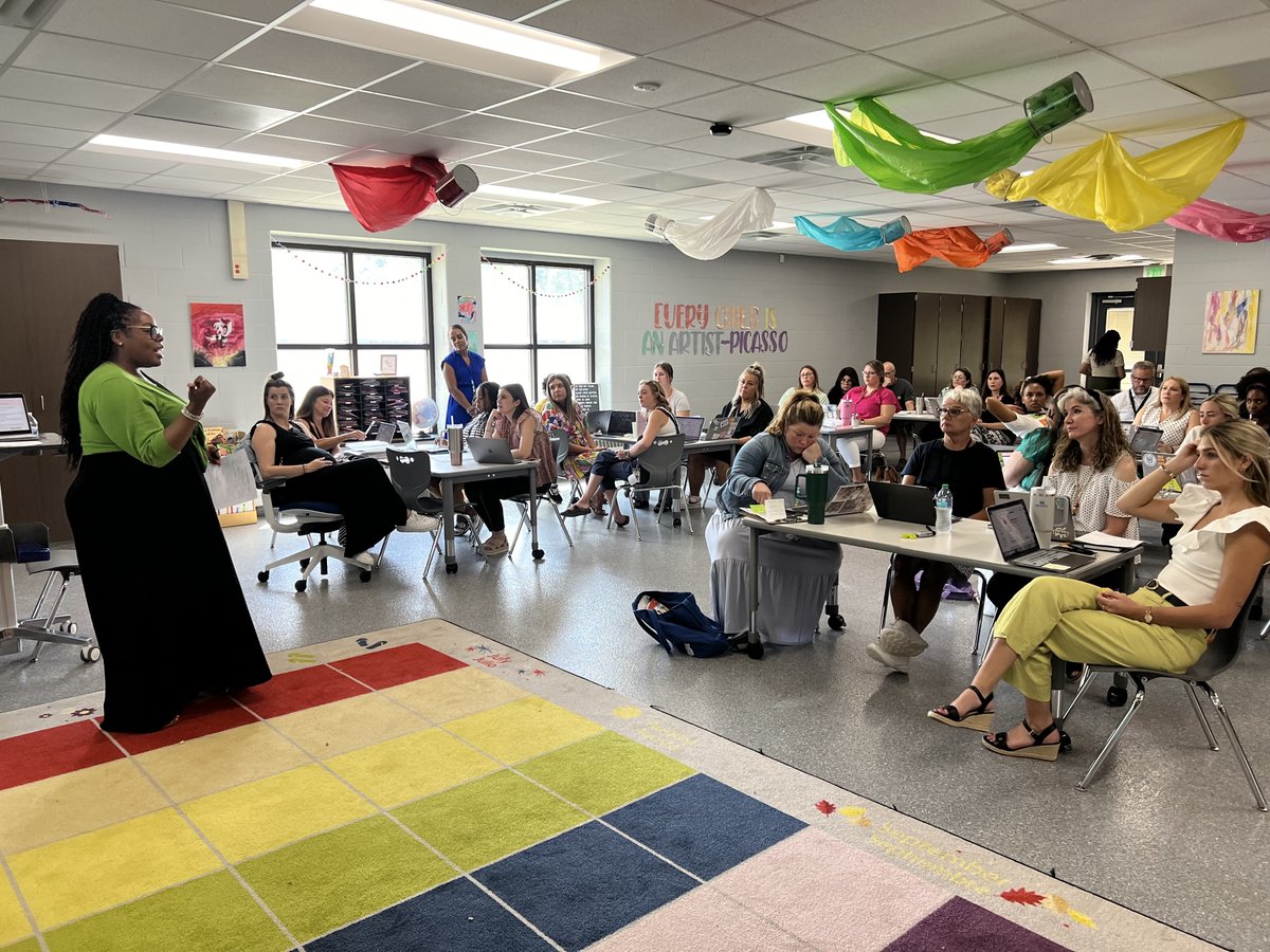 springmillelem's tweet photo. We strive to be the BEST educators we can be!  To help us continue to grow, Jasmine Singfield led teachers through the steps of planning a sample lesson, incorporating best practices, and instructional strategies to keep students engaged. @springmillpto @msdwt @MsdwtEquity #whyWT https://t.co/kgCgSRcIxg