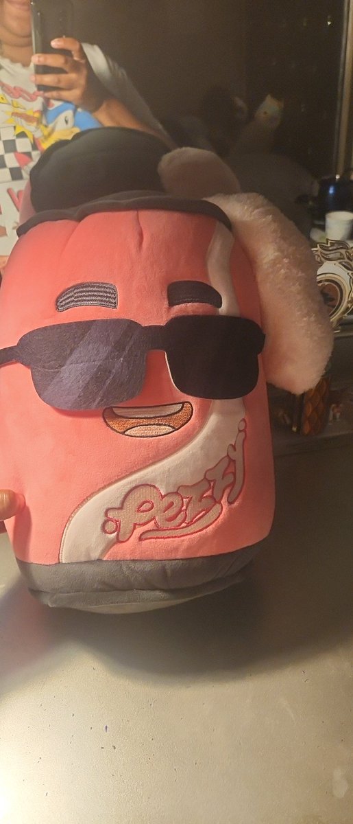 AmiraAlexander3's tweet photo. @Pezzy__ Dude look at what came into the mail. Thank you for being a cool guy you're the favorite youtuber. Keep doing you and shine bright like a diamond. https://t.co/JgIiKMK0ZH