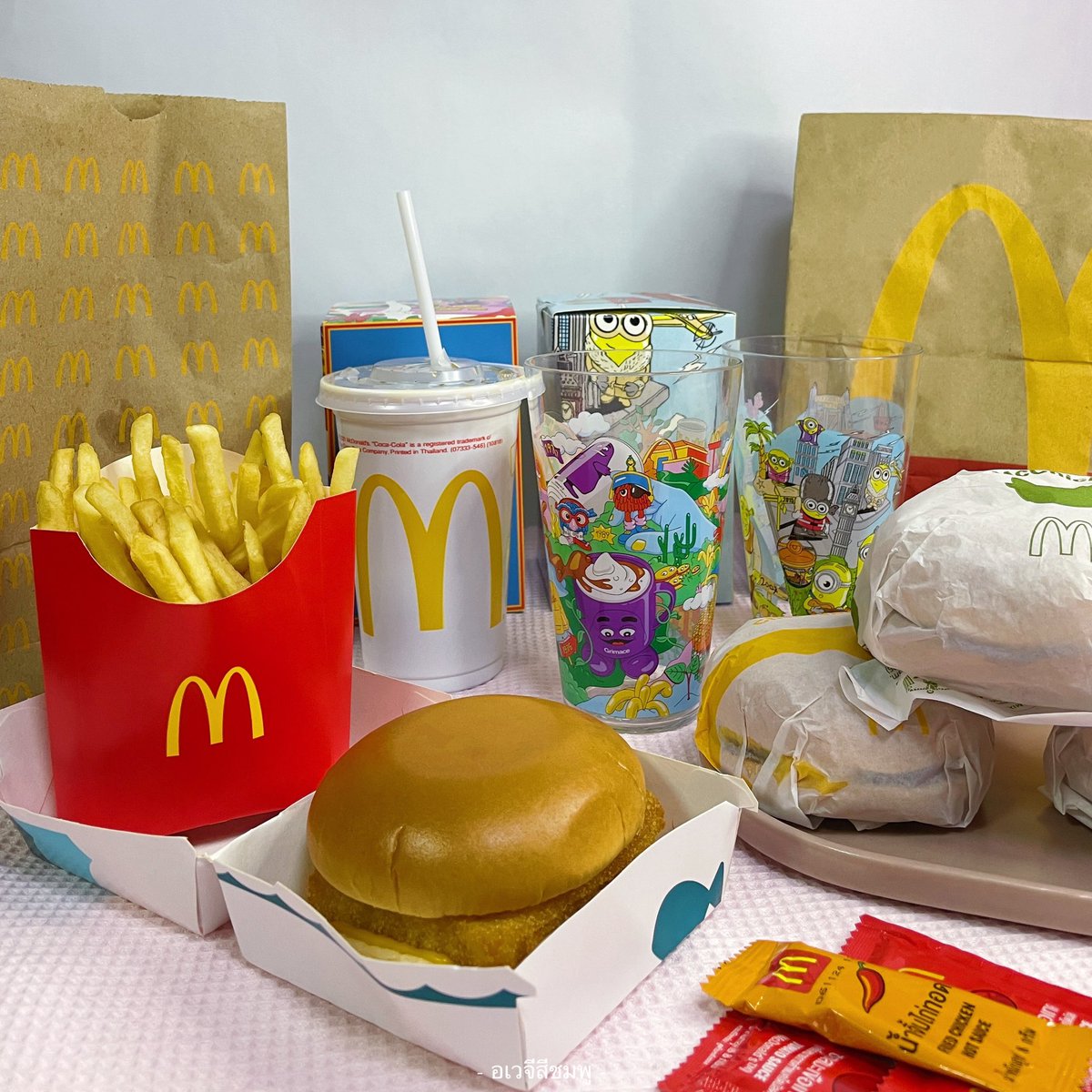 อเวจีสีชมพู tweet media