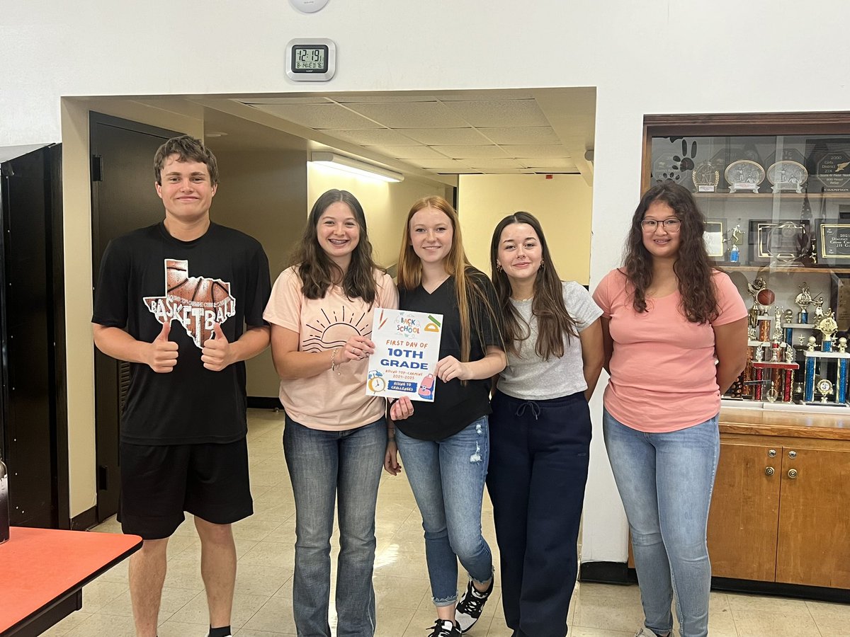 RTC_HS's tweet photo. We’ve looked forward to seeing these smiling faces all summer long! It was a great day at RT-C🐾

#RTCProud
#RisingToChallenges https://t.co/aArP2972l4
