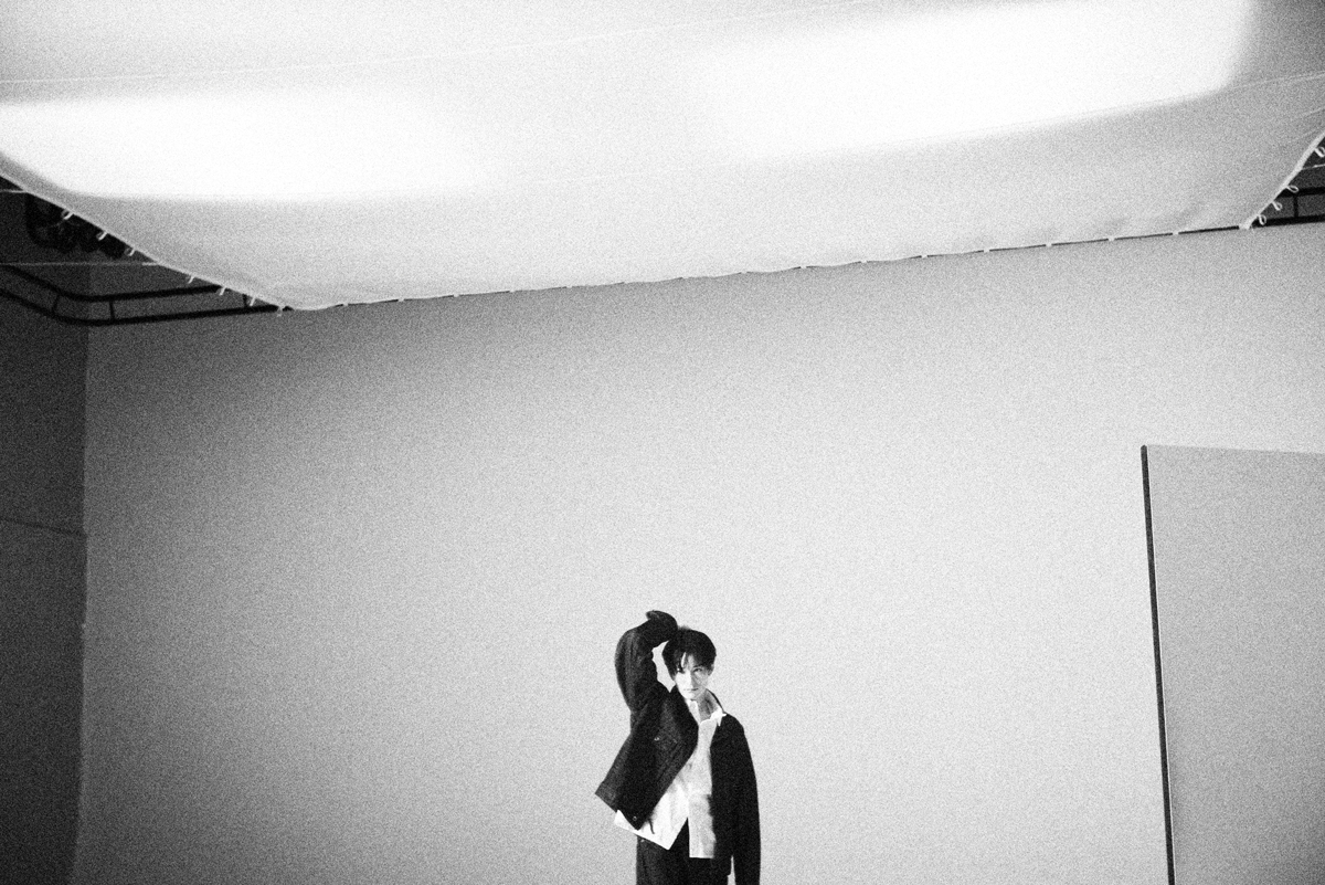 岡田将生　35歳を記念したPhoto tee 35th Photo TEE｜岡田将生｜MAILIVIS(メイリビス)