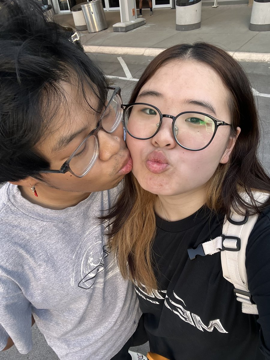 ChristinaCho18's tweet photo. proof that love is real :) https://t.co/M7jzaIqgxo