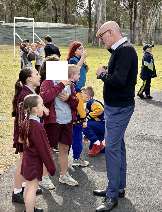 Terrific speaking with students @SackvilleStPS at the Community of Schools NAIDOC event last week. These wonderful students told me the heartwarming story that they had been friends since kindergarten. Another beautiful day in NSW Public Schools! <a href="/k_rigas/">Kay Rigas</a> 
<a href="/_iEndo/">Karen Endicott</a>
