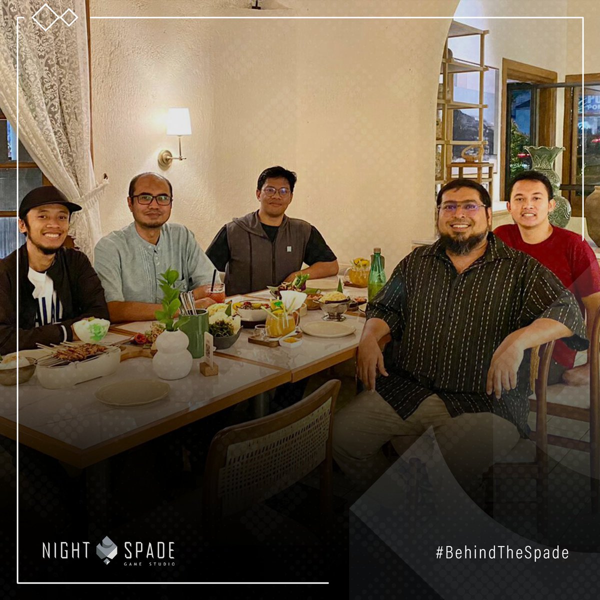 Had the pleasure to hangout with Umar Munshi and Jamil Abbas, the leaders of ETHIS Halal Investment Platform.

Together with Asa Robby from SanberCode, we discussed about the HASAN.VC Accelerator Program, the startup landscape in Indonesia, and entrepreneurship.