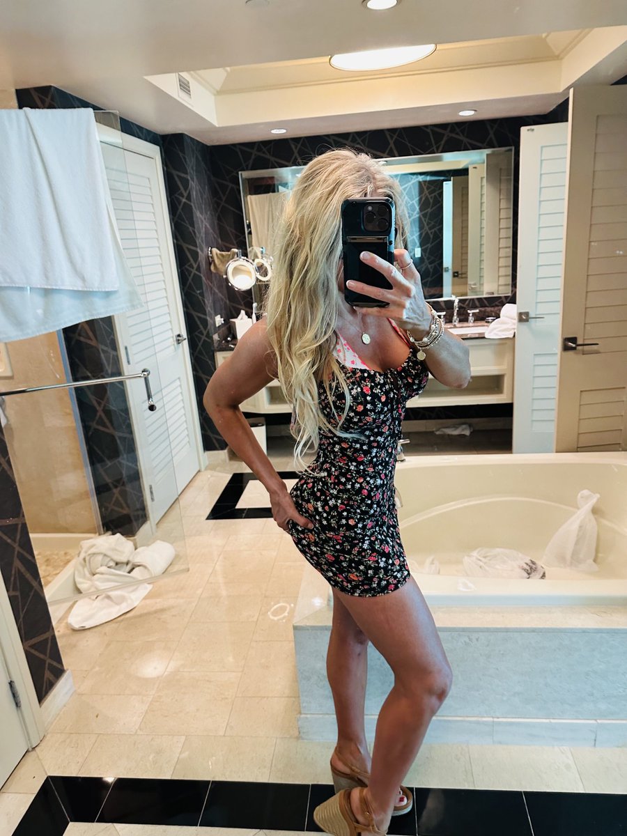 Big booty….little dress 😋
