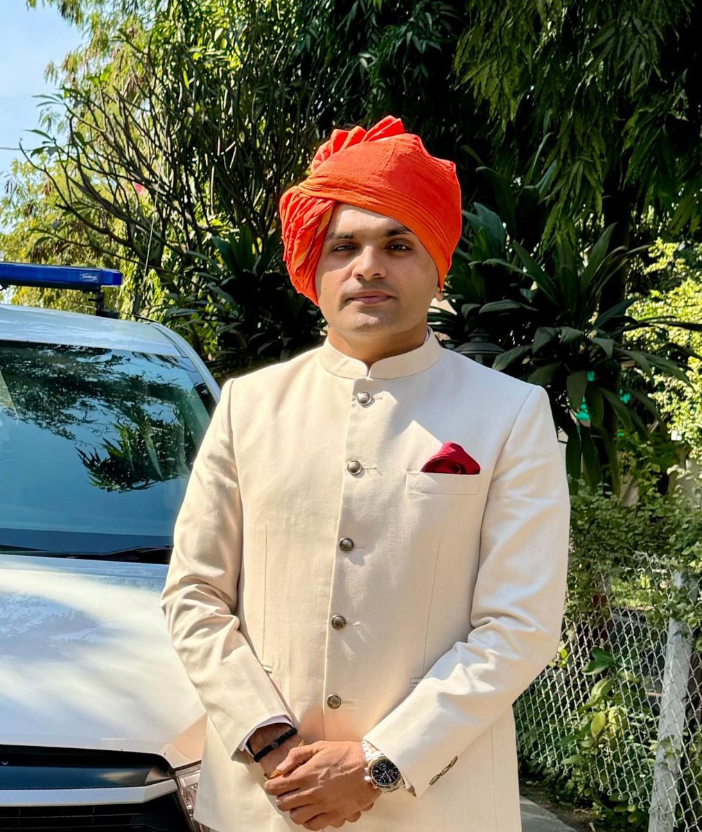 ParagVasoya8's tweet photo. જન્મ દિવસ ની ખુબ ખુબ શુભકામનાં સર 
@DevChoudharyIAS સાહેબ 
Many Many Happy Return Of The Day sir @DevChoudharyIAS shaheb https://t.co/ndQwvStkFg