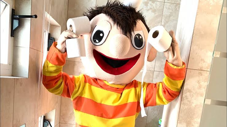 "adrian marcelo representa el humor del norte que no tiene pelos en la lengua" 

el wey que de verdad tiene humor y no tiene pelos en la lengua: 

#LaCasaDeLosFamososMx