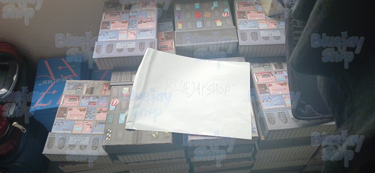 bluejayshop's tweet photo. wts lfb ph <retweet>

180PHP UNSEALED #SEVENTEEN 17 IS RIGHT HERE REGULAR VER — complete inclu except pc 

- payo or 2 days dop
- normal eta (secured)
- gcash/maya or bank transfer
- free pf and isf!

order here: https://t.co/hbCsBJBhZR https://t.co/cQfB0AMNiH