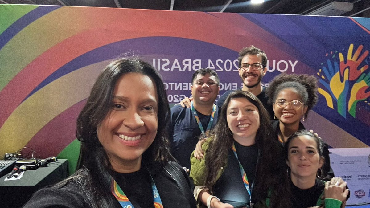 Hermanos de la Unión de la Juventud Socialista de Brasil (UJS). 

Gracias miles por la solidaridad y el abrazo amigo. Aquí tienen siempre a la <a href="/UJCdeCuba/">UJC de Cuba</a>.