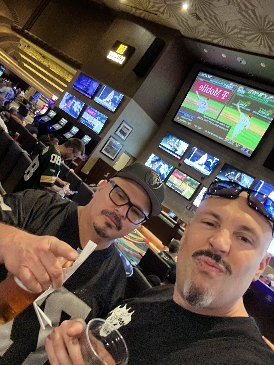 Megamaniak16's tweet image. Tell the people that you love, that you love them. 
Your last day could be tomorrow. 
And never judge a book by its cover. 
#RIPGoofy #RIPVince