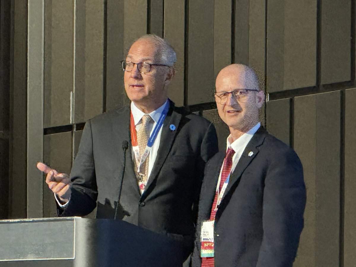 DrJoseph (@drjeanjoseph) on Twitter photo Successful #WCET24
@SocietySurs meeting <a href="/mdstifelman/">Michael Stifelman</a> new and outgoing President <a href="/CraigRogersMD/">Craig Rogers MD</a> Platform to Share #robotic #innovation, pursue collaborations globally #gratitude to <a href="/Endo_Society/">Endourological Society</a> leadership team <a href="/DrJohnDenstedt/">John Denstedt</a> <a href="/LiMingSu1/">Li-Ming Su, M.D.</a>, <a href="/CSundaramMD/">Chandru Sundaram, MD, MBA</a> and host <a href="/EndourologyKr/">Korean Society of Endourology and Robotics</a> Successful #WCET24
@SocietySurs meeting <a href="/mdstifelman/">Michael Stifelman</a> new and outgoing President <a href="/CraigRogersMD/">Craig Rogers MD</a> Platform to Share #robotic #innovation, pursue collaborations globally #gratitude to <a href="/Endo_Society/">Endourological Society</a> leadership team <a href="/DrJohnDenstedt/">John Denstedt</a> <a href="/LiMingSu1/">Li-Ming Su, M.D.</a>, <a href="/CSundaramMD/">Chandru Sundaram, MD, MBA</a> and host <a href="/EndourologyKr/">Korean Society of Endourology and Robotics</a>