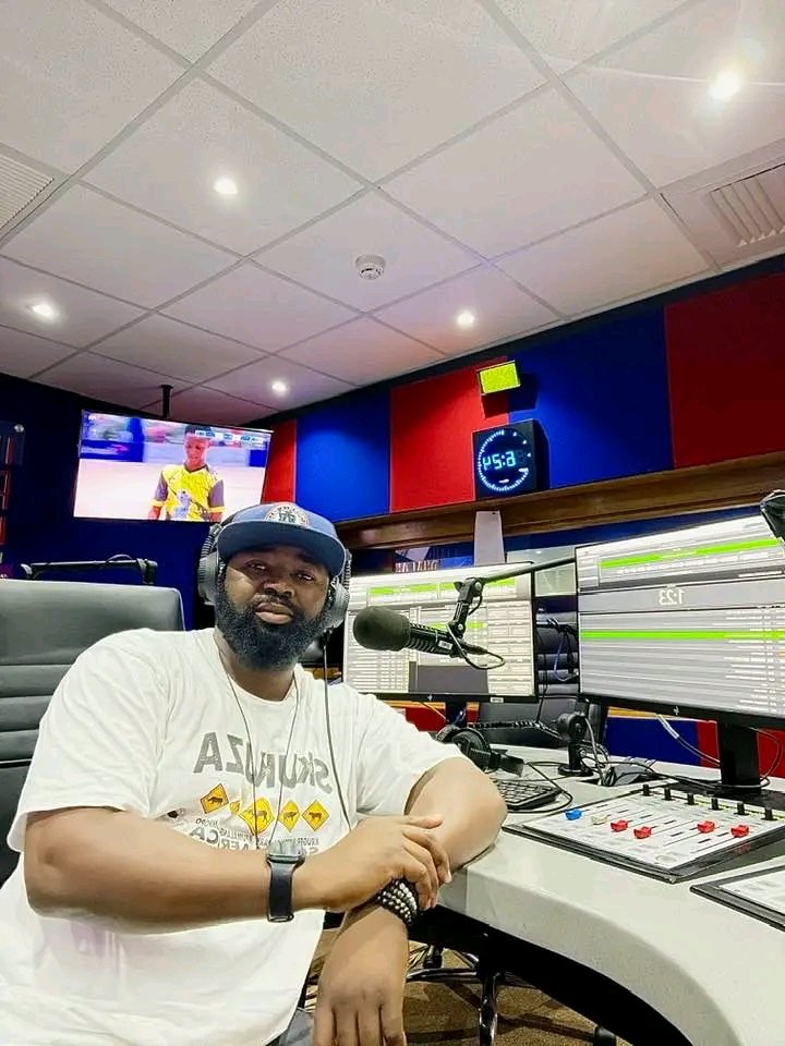 DfMaimela's tweet photo. @Terrimudau @pfuluwanin
@TangaMbedzi
@Phalaphala
Ubva Ha-Mashamba Tshivhuyuni. โค๏ธ
Ri rothe Terry, The Big Dude na #Tanga na #Relocater namusi nga Lavhuna vuwaaa vuwaaa๐ป๐ป๐Ro navha miledzhe Kha TRT๐
๐ป๐โค๏ธ#Ndila ndi nthihi๐บ๐
#AHUNA USALA ROYAL HERITAGE ๐ช๐ฅ๐ป๐น๐ https://t.co/RqBf66c4uz