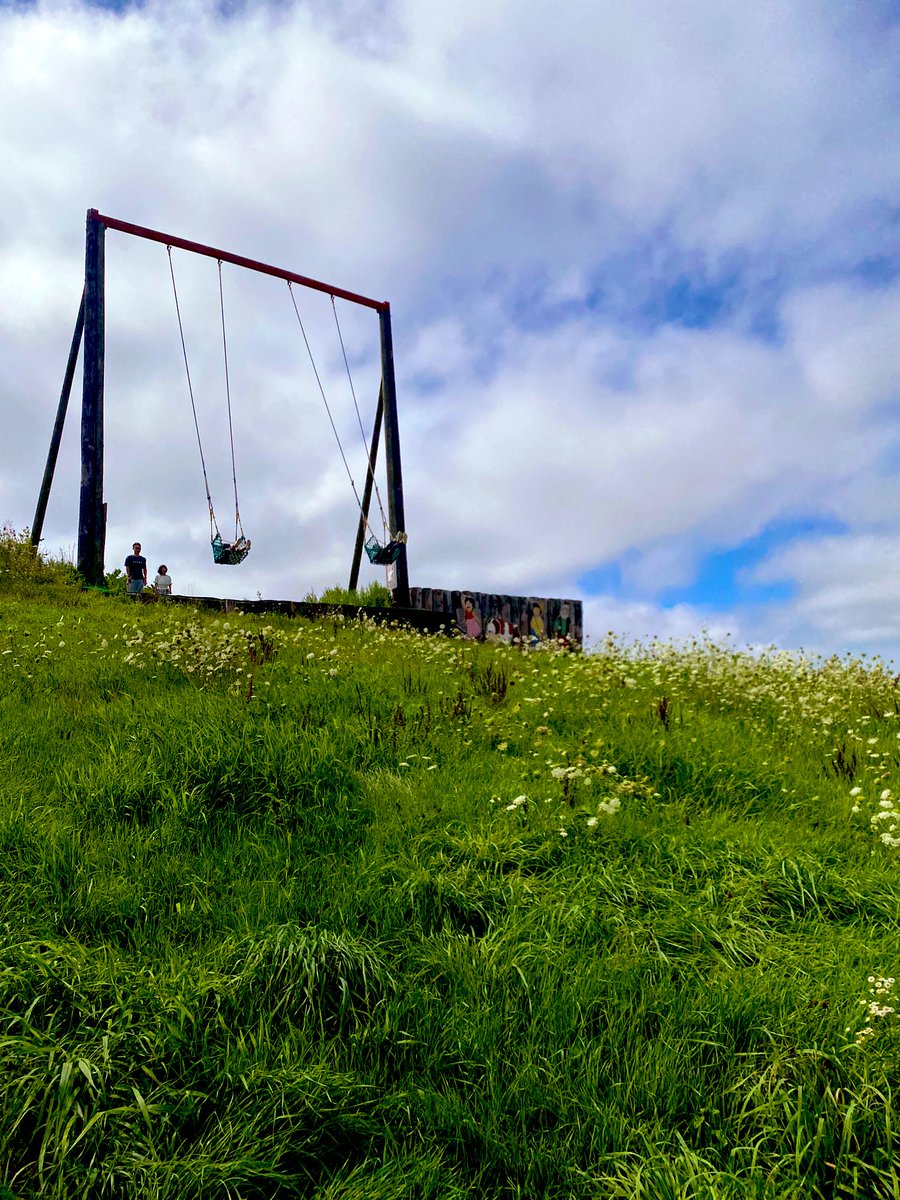 ayafitpay's tweet image. 北海道には
アルプスの少女ハイジレベルのブランコがあるん