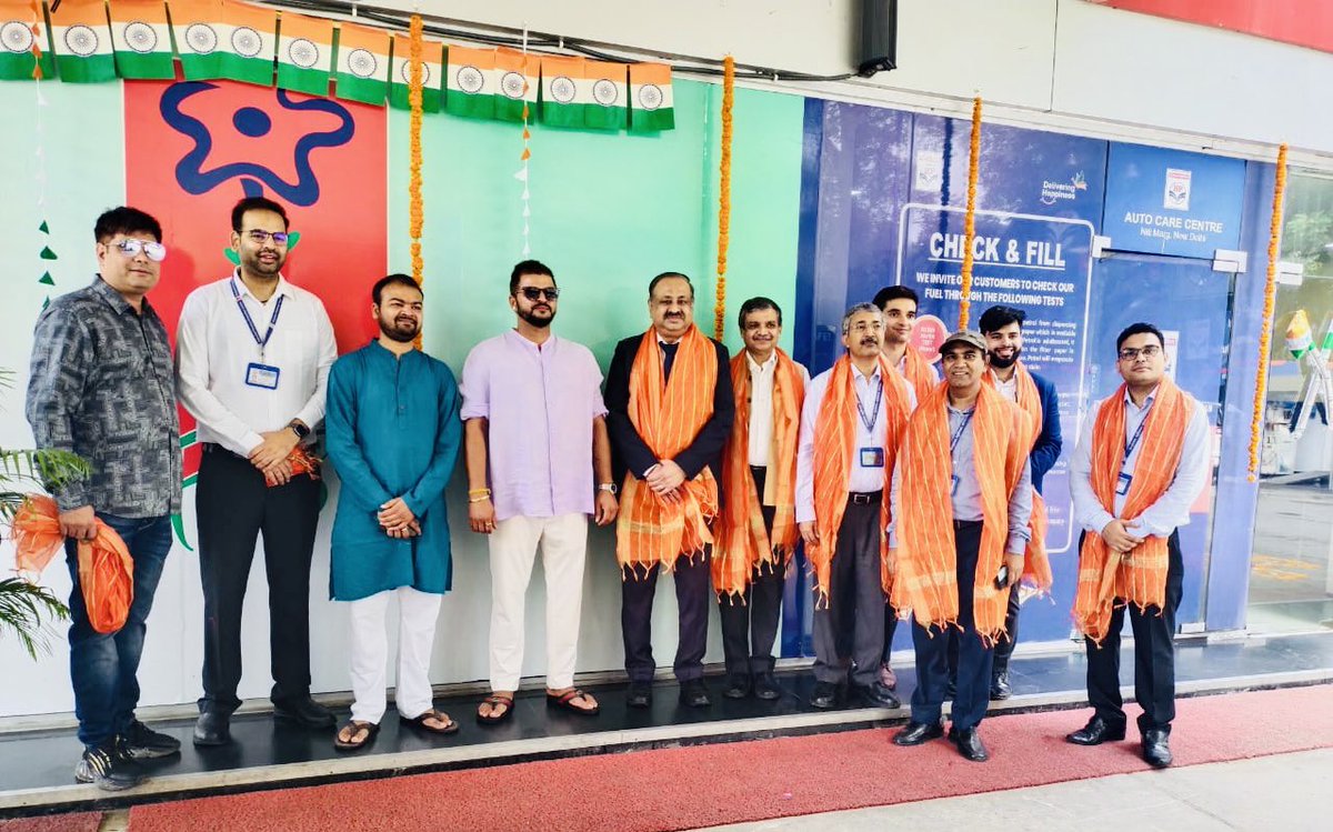 Mera HP Pump Delhi (@hpcl_delhi) on Twitter photo Celebrated Independence Day at Auto Care Centre, Niti Marg, adorned in the tricolor. Honored to have CGM-NZ, Cricketer Suresh Raina <a href="/ImRaina/">Suresh Raina🇮🇳</a>, and the entire Delhi team join us for this special occasion! #IndependenceDay <a href="/HPCL/">Hindustan Petroleum Corporation Limited</a> <a href="/hpcl_retail/">Mera HP Pump</a> <a href="/NZ_HPCL_Retail/">NZ_HPCL_Retail</a> <a href="/Rg03Goel/">Rajeev Goel</a> <a href="/Avinashhpcl/">Avinash Jain</a> Celebrated Independence Day at Auto Care Centre, Niti Marg, adorned in the tricolor. Honored to have CGM-NZ, Cricketer Suresh Raina <a href="/ImRaina/">Suresh Raina🇮🇳</a>, and the entire Delhi team join us for this special occasion! #IndependenceDay <a href="/HPCL/">Hindustan Petroleum Corporation Limited</a> <a href="/hpcl_retail/">Mera HP Pump</a> <a href="/NZ_HPCL_Retail/">NZ_HPCL_Retail</a> <a href="/Rg03Goel/">Rajeev Goel</a> <a href="/Avinashhpcl/">Avinash Jain</a>