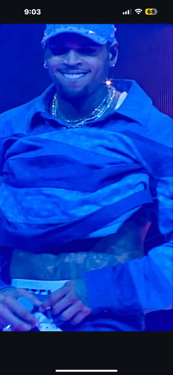 HoneyPack__'s tweet photo. can we talk about this multi-color denim outfit he had on last night 😮‍💨 https://t.co/L88BDalciJ