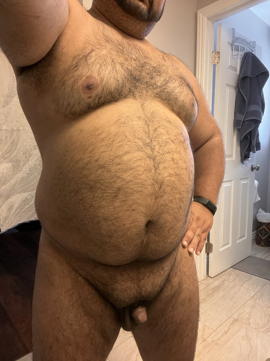 Another post gym photo. Have to work hard Friday to seal the deal for the week! I feel sweaty but I don’t look sweaty, lol.