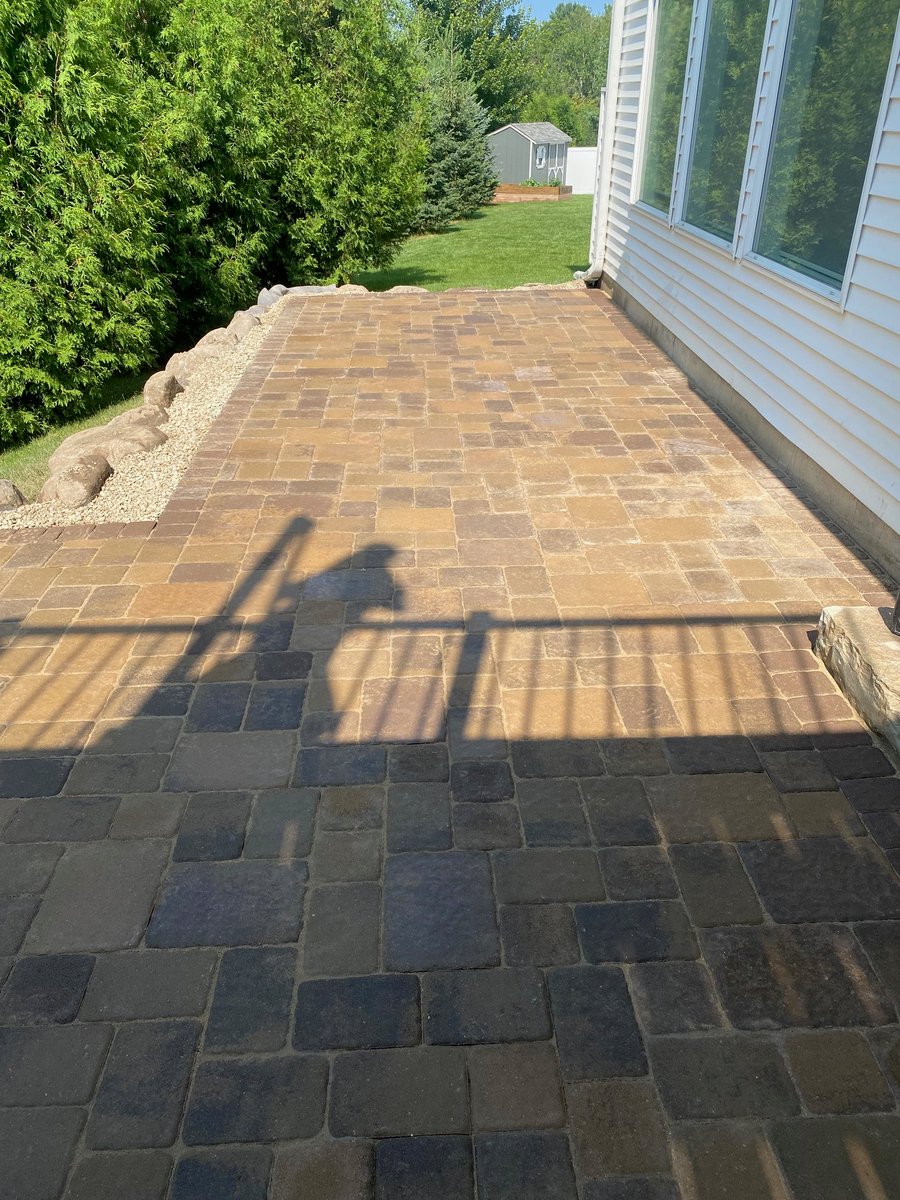 JunkerNsons's tweet image. Check out this brand new patio with new steps! 😎

#newpatio #stonesteps #paverpatio