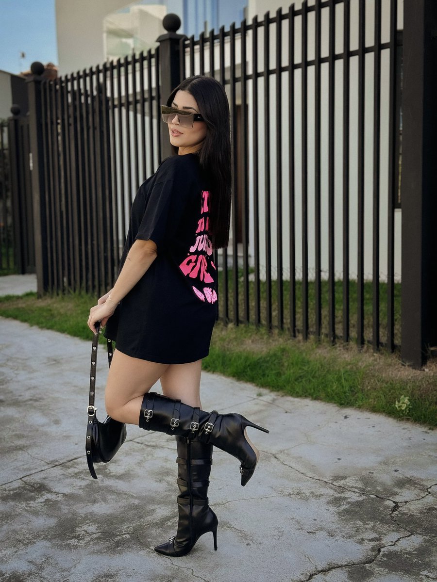 castroolarissaa's tweet photo. 🐈‍⬛🖤 https://t.co/KlNtiolEq9