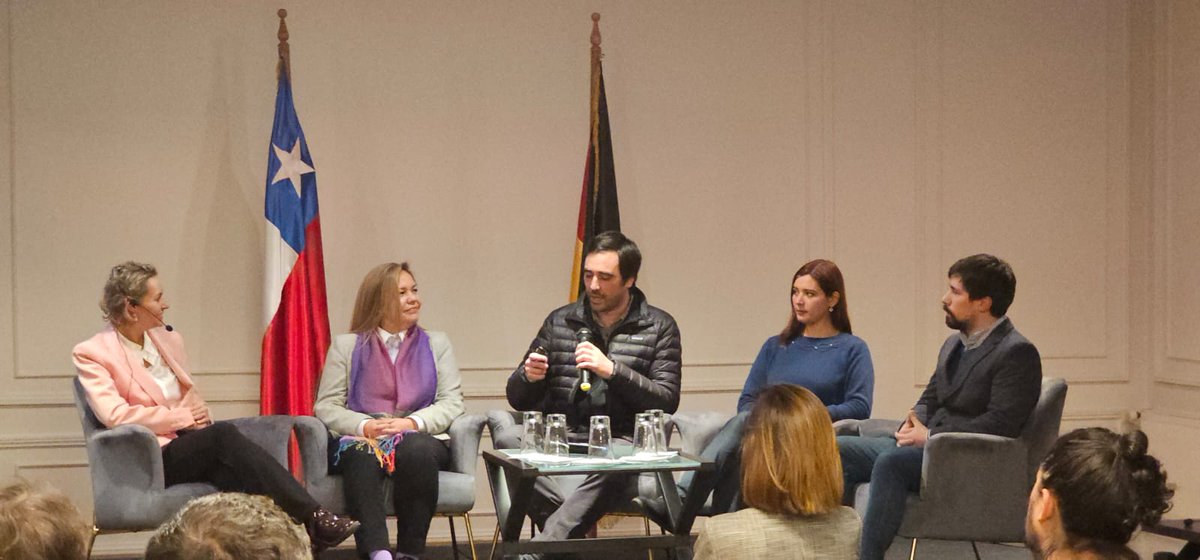 Creando espacios para #emprendedores e #innovación en el #HCLA con la Representación de #Baviera en #Latinoamerica  <a href="/fundacionchile/">Fundación Chile</a> y la empresa ECIT