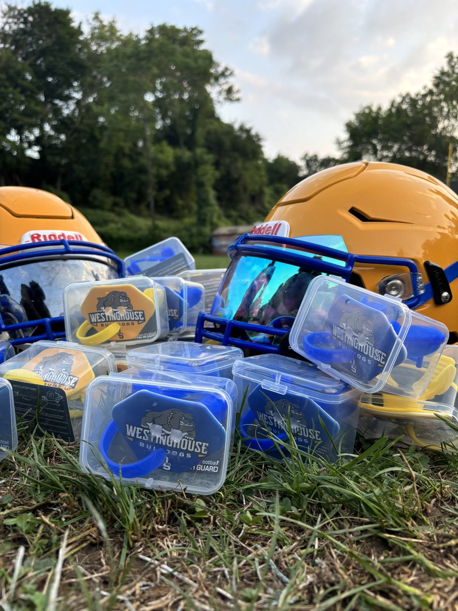 DreamShotsMedia's tweet photo. Thank you to Westinghouse High-School for always showing me love from the start of Dream Shots to now 💙 when it was impossible for me to get field access they made sure i was on the  field way before they became the powerhouse they are now. 
Dream Shots x Westinghouse Mouthguard https://t.co/0rGT5tzoY1