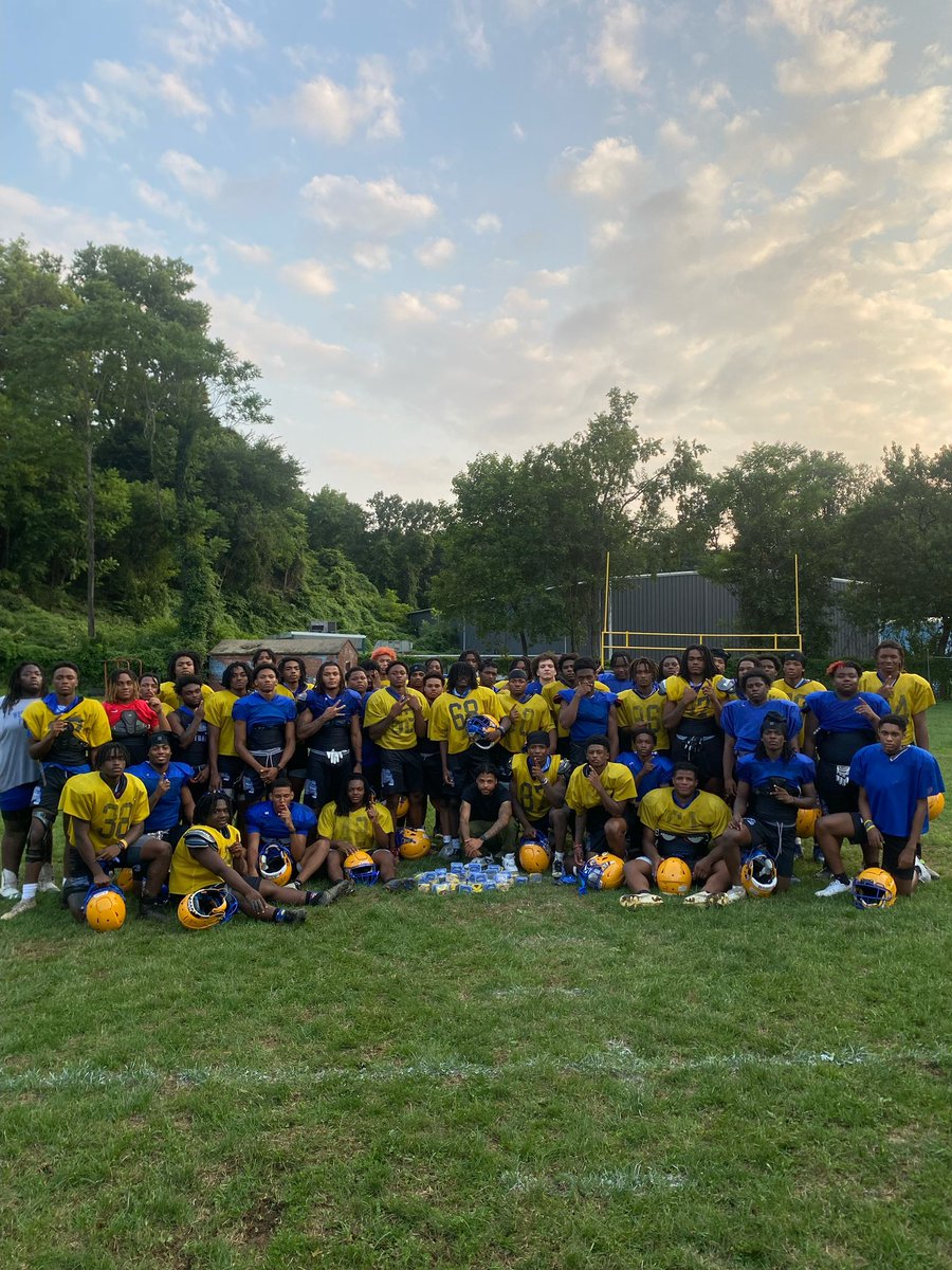 DreamShotsMedia's tweet photo. Thank you to Westinghouse High-School for always showing me love from the start of Dream Shots to now 💙 when it was impossible for me to get field access they made sure i was on the  field way before they became the powerhouse they are now. 
Dream Shots x Westinghouse Mouthguard https://t.co/0rGT5tzoY1