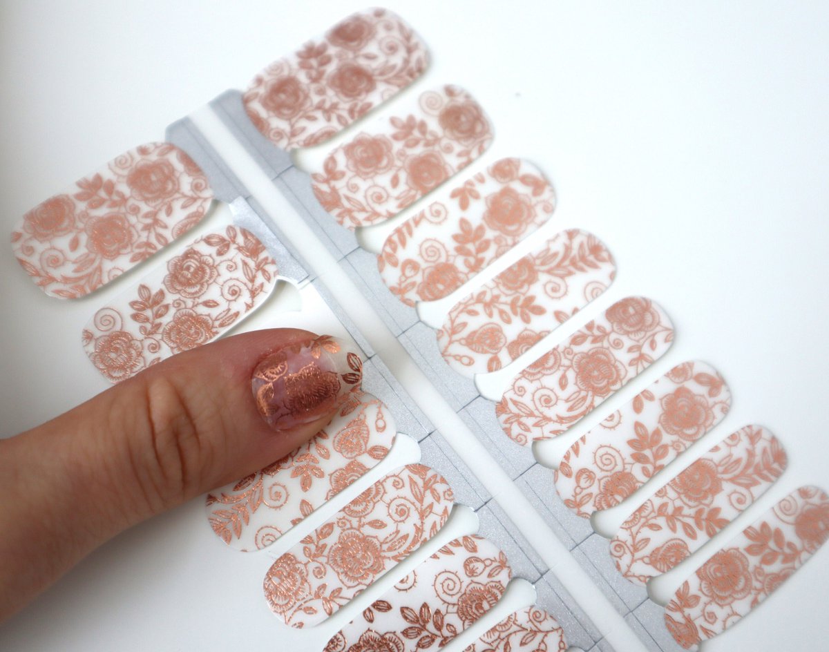 eznailsstore's tweet photo. Step up your nail game with our new Rose Gold Foil Roses nail wraps! 🌹💅 Add a touch of elegance to your manicure with these stunning stickers. Click the link in our bio to shop now! #NailWraps #NailArt #NailStickers #NailWraps #NailPolishStrips #PressOns #EZnails #NailDesigns # https://t.co/xqQdL1XOp1