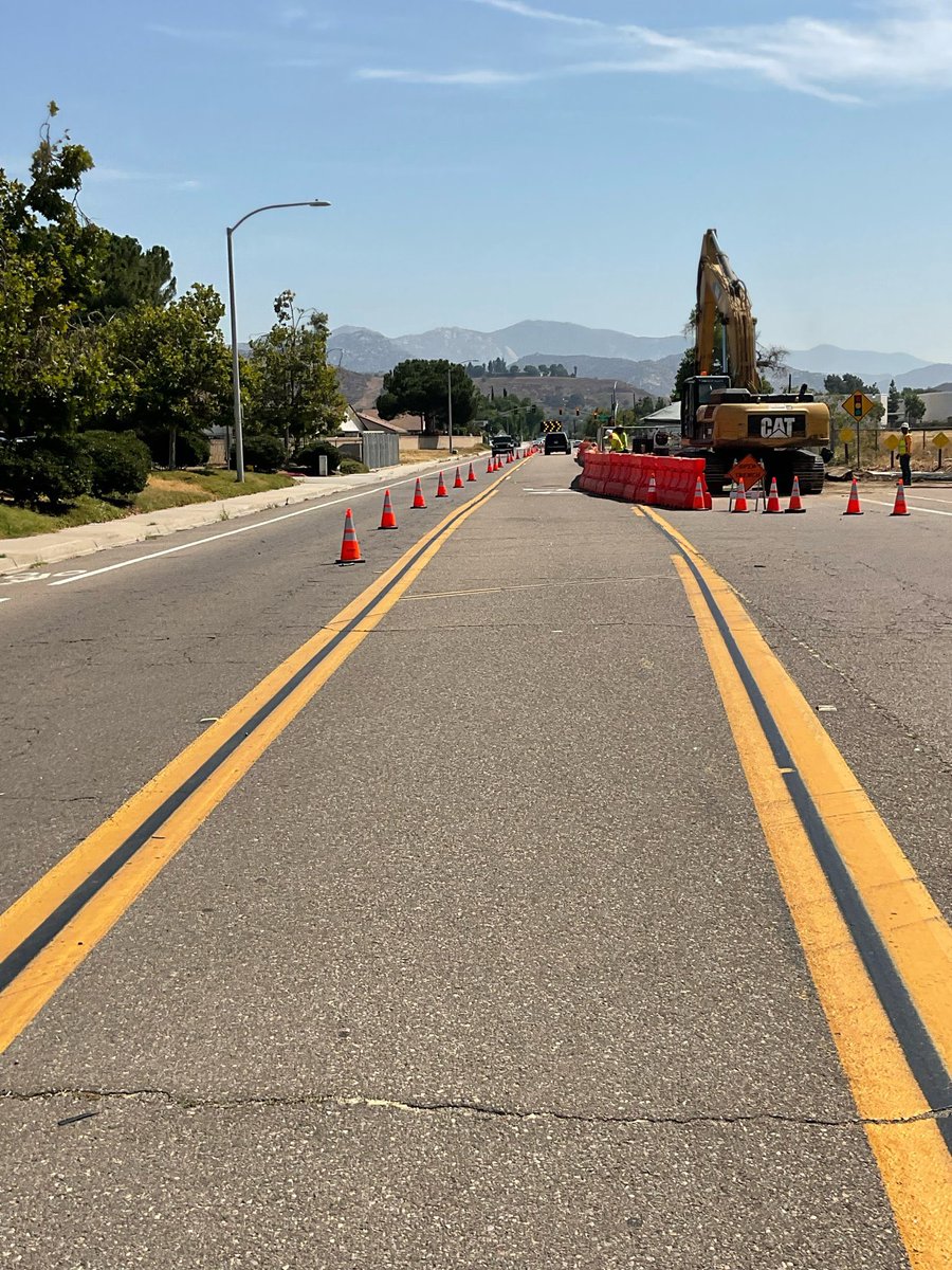 HEADS UP: Purified water pipeline work is underway on Riverside Drive in #Lakeside. Expect traffic control with reduced travel lanes. The team is currently working near Riverford Road (pictured). #EastCountyAWP