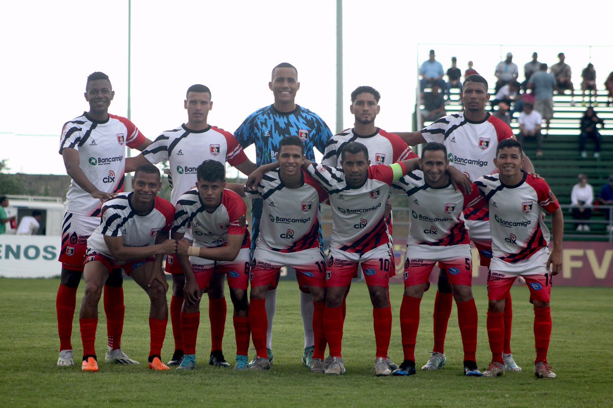 Atleticolacruz's tweet photo. #LigaFUTVE2 | Medio tiempo 

Imágenes de la primera mitad en Barcelona Sport Center 🏟 

Anzoátegui FC 1-0 Atlético La Cruz 

😡 Aquiles Ocanto 32’ 

📸: @pablo_forta

#EstoEsLaCruz 🔴⚫️ https://t.co/7XNjWR3k2P