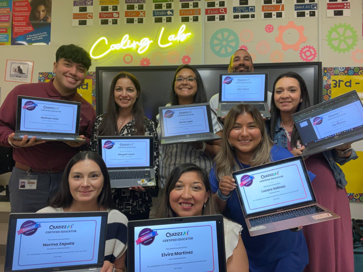 Ocelotscode's tweet image. 🤖A day full of learning, collaboration, and some fun competition with the Coding Lab Team! 🙌🏻⭐🙌🏻⭐🙌🏻