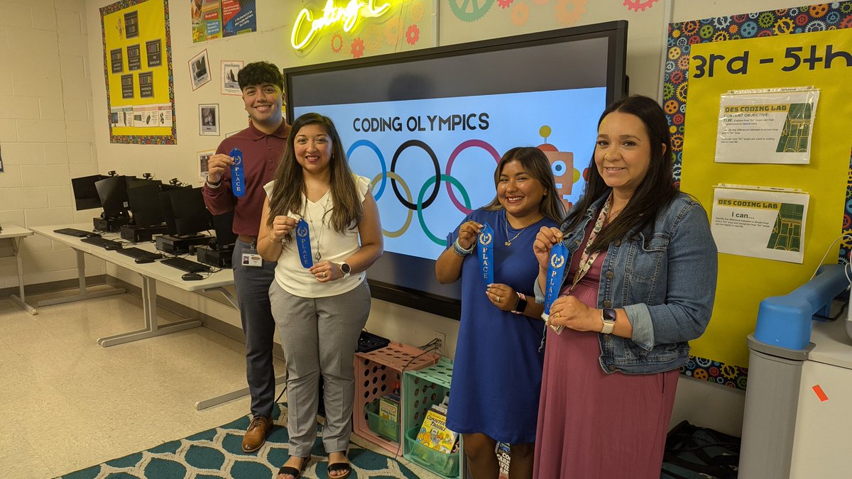 Ocelotscode's tweet image. 🤖A day full of learning, collaboration, and some fun competition with the Coding Lab Team! 🙌🏻⭐🙌🏻⭐🙌🏻