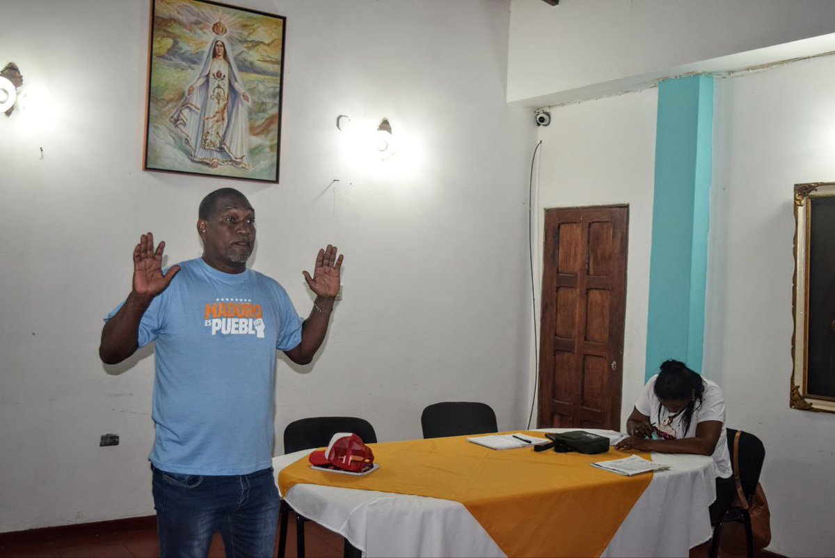 🚩Equipo Político Municipal del <a href="/PartidoPSUV/">PSUV</a> en el municipio Páez se reúne en su sesión ordinaria! Fortaleciendo la unidad y el compromiso con nuestro Presidente <a href="/NicolasMaduro/">Nicolás Maduro</a>.
<a href="/pinfantea/">Pedro Infante A.</a> <a href="/HectoRodriguez/">Héctor Rodríguez C.</a> <a href="/dcabellor/">Diosdado Cabello R</a> <a href="/jorgerpsuv/">Jorge Rodríguez</a> <a href="/ConElMazoDando/">Con el Mazo Dando</a>
#JusticiaSoberana