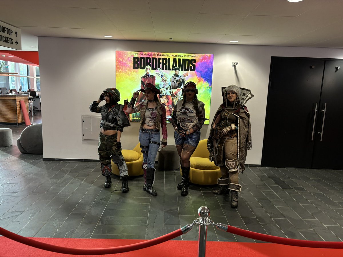 Bij de première van de film Borderlands geweest! Goed georganiseerd, leuke film vol actie! #independentfilmsNL #gogaming <a href="/GoGamingNL/">Go!Gaming</a> <a href="/Pathenederland/">Pathé Nederland</a>