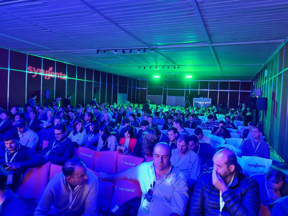 Jose Inciarte (@joseinciarte1) on Twitter photo En el congreso de AAPRESID, a sala llena, Syngenta presenta Verdavis, la pieza clave para el control de chicharrita en maiz. Verdavis estará próximamente disponible en Uruguay a través de <a href="/macciocultivar/">Pedro Maccio y Cía. S.A.</a> En el congreso de AAPRESID, a sala llena, Syngenta presenta Verdavis, la pieza clave para el control de chicharrita en maiz. Verdavis estará próximamente disponible en Uruguay a través de <a href="/macciocultivar/">Pedro Maccio y Cía. S.A.</a>
