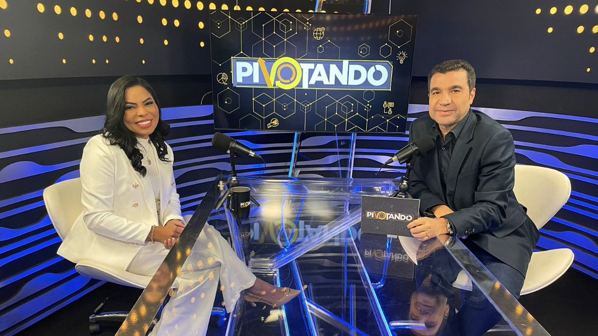 sbtnews's tweet photo. 💡#Pivotando: de faxineira a empresária do ramo imobiliário nos EUA, conheça Romanny Santana
A sócia-fundadora e CEO da Home4U conversou com João Kepler no 50º episódio do videocast do SBT News; assista!
https://t.co/NxpbnSdB2S https://t.co/LwbZtTC35y
