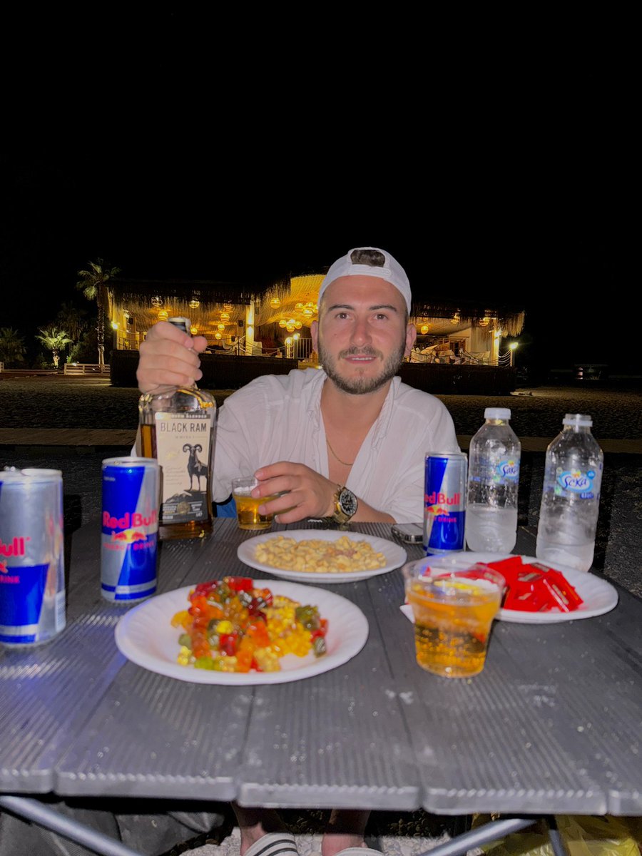 qknhalit's tweet photo. Gece seansı 🧊🥃 https://t.co/3Nwn2KZ7dn