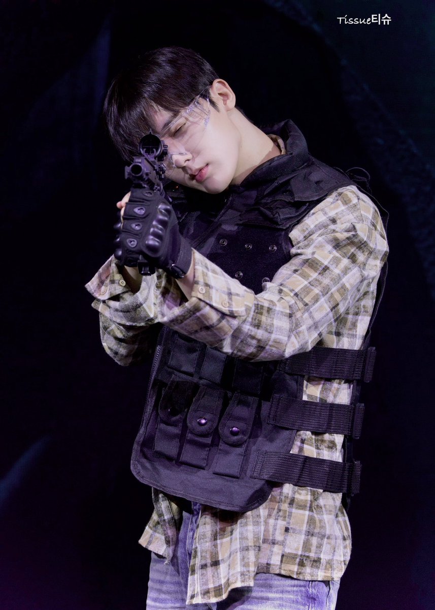 ddana_tissue's tweet photo. 여심 스나이퍼🔫🐥

#윤산하 #YOONSANHA #ユンサナ #DUSK https://t.co/5LvlaFv3YE