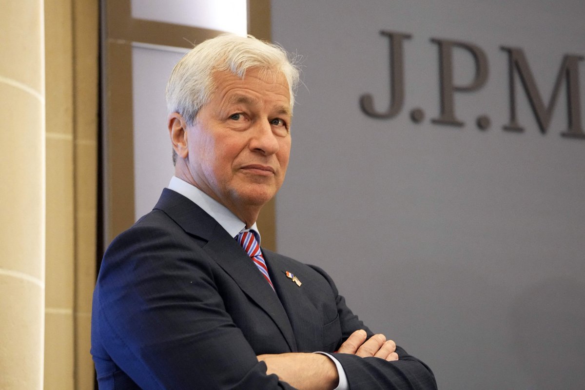 Investingcom's tweet photo. ⚠️ JUST IN:

*JPMORGAN FORECASTS HALF-POINT FED RATE CUTS IN BOTH SEPTEMBER, NOVEMBER

WHAT ARE YOUR THOUGHTS? https://t.co/atpxLoeJQN