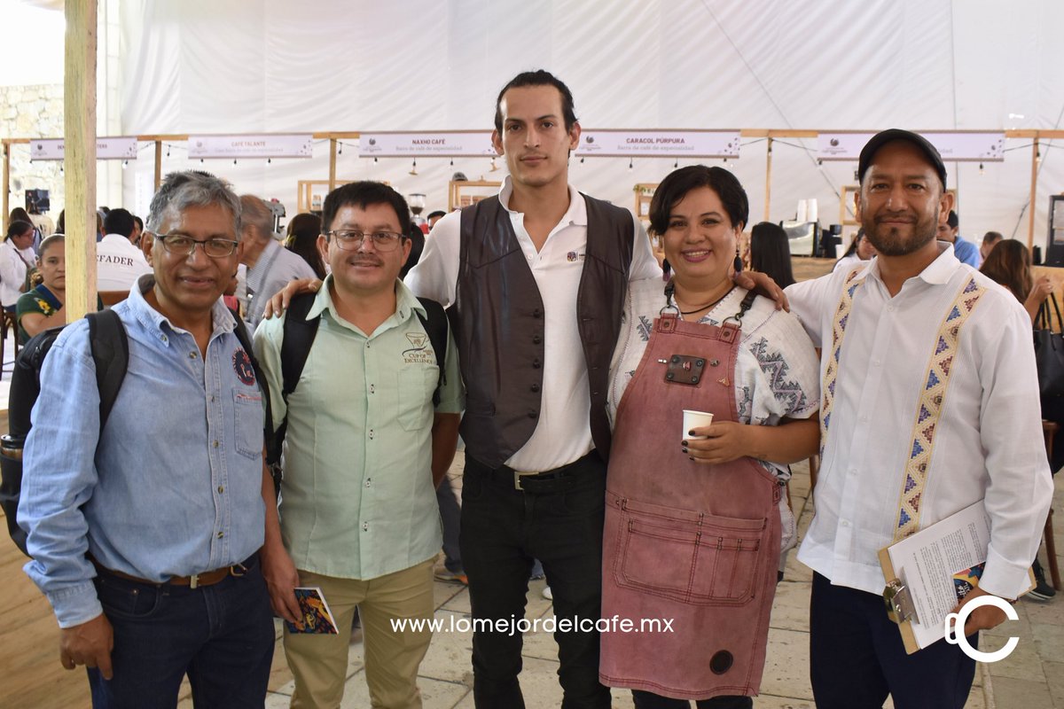 El aire se aromatizó con lo mejor café de #Oaxaca. Se inauguró la 1er. Convención del Café Oaxaqueño 2024, con el impulso del gobernador Salomón Jara (<a href="/salomonj/">Salomón Jara Cruz</a>).

<a href="/SEFADER_GobOax/">SEFADER Oaxaca</a> <a href="/LopezLeyvaV/">Víctor López Leyva</a>