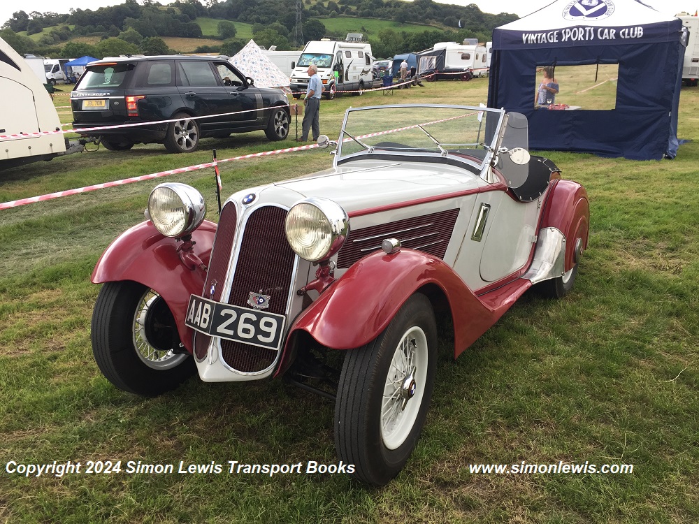 SimonLewisBooks's tweet image. The campsite at VSCC Prescott is amazing. All manner of interesting and exotic cars sit  among the tents and camper vans. #classiccars #VSCC  #bentley  #BMW  #prescotthillclimb