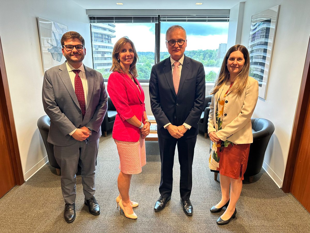 Missão do Brasil na OEA (@brasil_oea) on Twitter photo O RP do 🇧🇷 recebeu hoje a CEO do Trust for the Americas <a href="/Trust4Americas/">The Trust for the Americas</a>, Linda Eddleman, para tratar de novos projetos e oportunidades de cooperação no Brasil, em especial na área de treinamento em Inteligência Artificial para pequenas empresas, professores e servidores públicos O RP do 🇧🇷 recebeu hoje a CEO do Trust for the Americas <a href="/Trust4Americas/">The Trust for the Americas</a>, Linda Eddleman, para tratar de novos projetos e oportunidades de cooperação no Brasil, em especial na área de treinamento em Inteligência Artificial para pequenas empresas, professores e servidores públicos