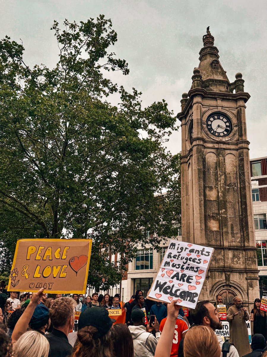 THIS is a protest.

THIS is what community looks like. 

Lewisham. Stronger together.

<a href="/AntiRacismDay/">Stand Up To Racism</a> <a href="/SUTR_SELondon/">SUTR SELondon</a>
#RefugeesWelcome