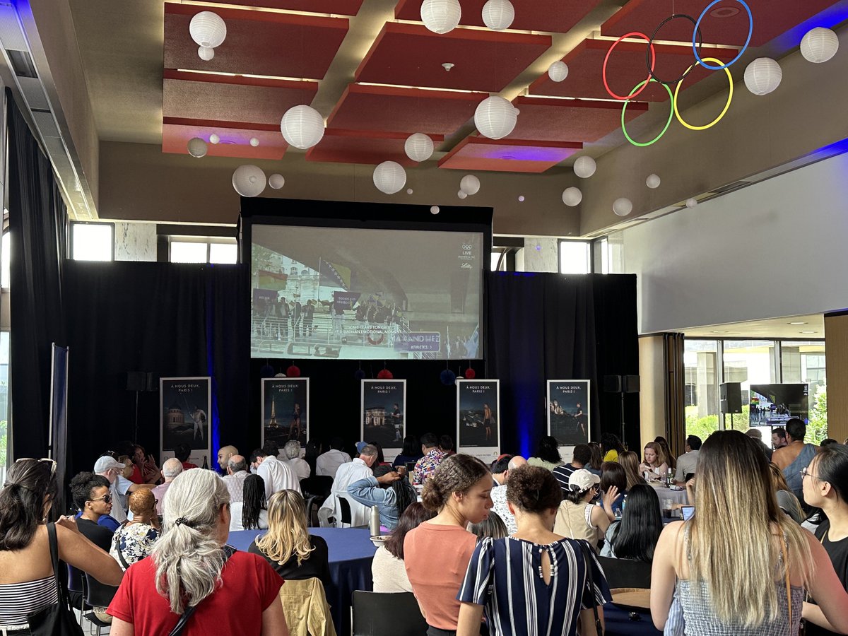 KeolisNA's tweet image. ICYMI: Keolis celebrated the Opening Ceremony of the Olympics with @franceintheus!

#Keolis is proudly supporting Team USA and Team Canada! 🇺🇸 🇨🇦 

#Olympics2024 #SupportOurAthletes