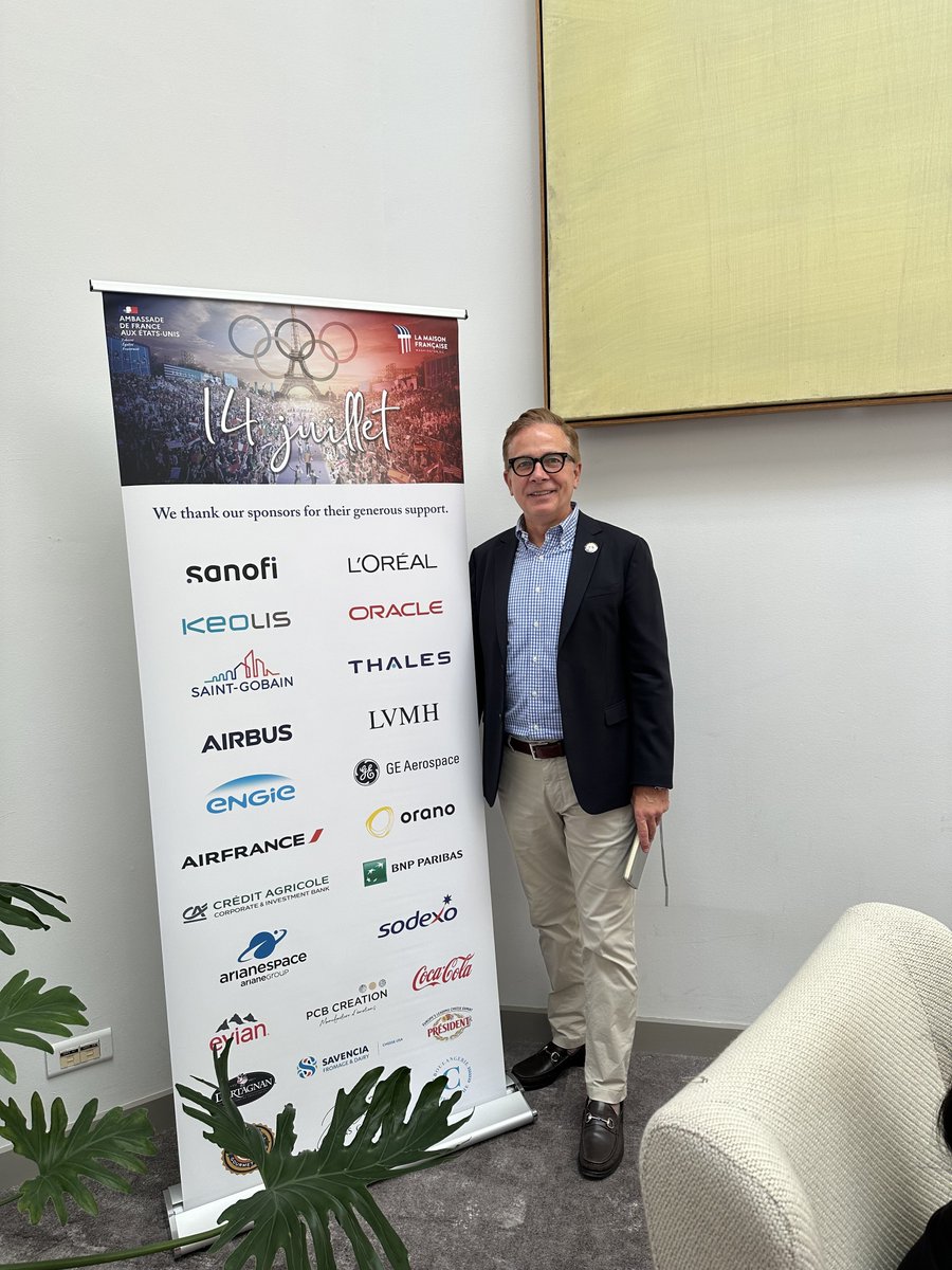 KeolisNA's tweet image. ICYMI: Keolis celebrated the Opening Ceremony of the Olympics with @franceintheus!

#Keolis is proudly supporting Team USA and Team Canada! 🇺🇸 🇨🇦 

#Olympics2024 #SupportOurAthletes