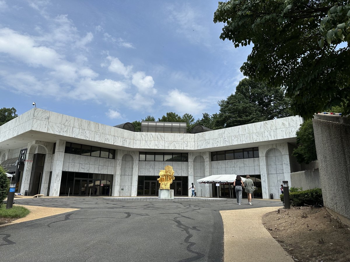 KeolisNA's tweet image. ICYMI: Keolis celebrated the Opening Ceremony of the Olympics with @franceintheus!

#Keolis is proudly supporting Team USA and Team Canada! 🇺🇸 🇨🇦 

#Olympics2024 #SupportOurAthletes