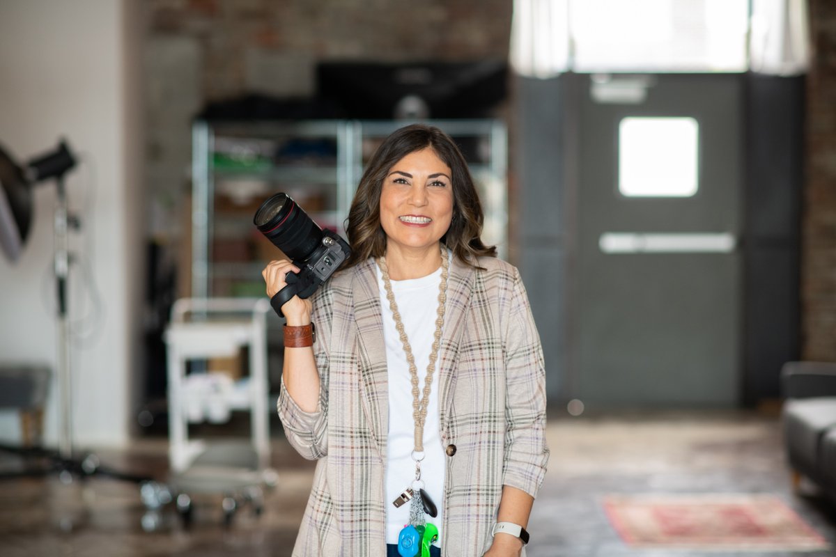 Shout out to the amazing Ellie Sophia Brown, pet photographer and SmugMug customer, for being named Indiana Professional Photographer of the Year! 🙌 

Don't know who Ellie Sophia is? Check out her incredible work at elliesophia.com

Congratulations!