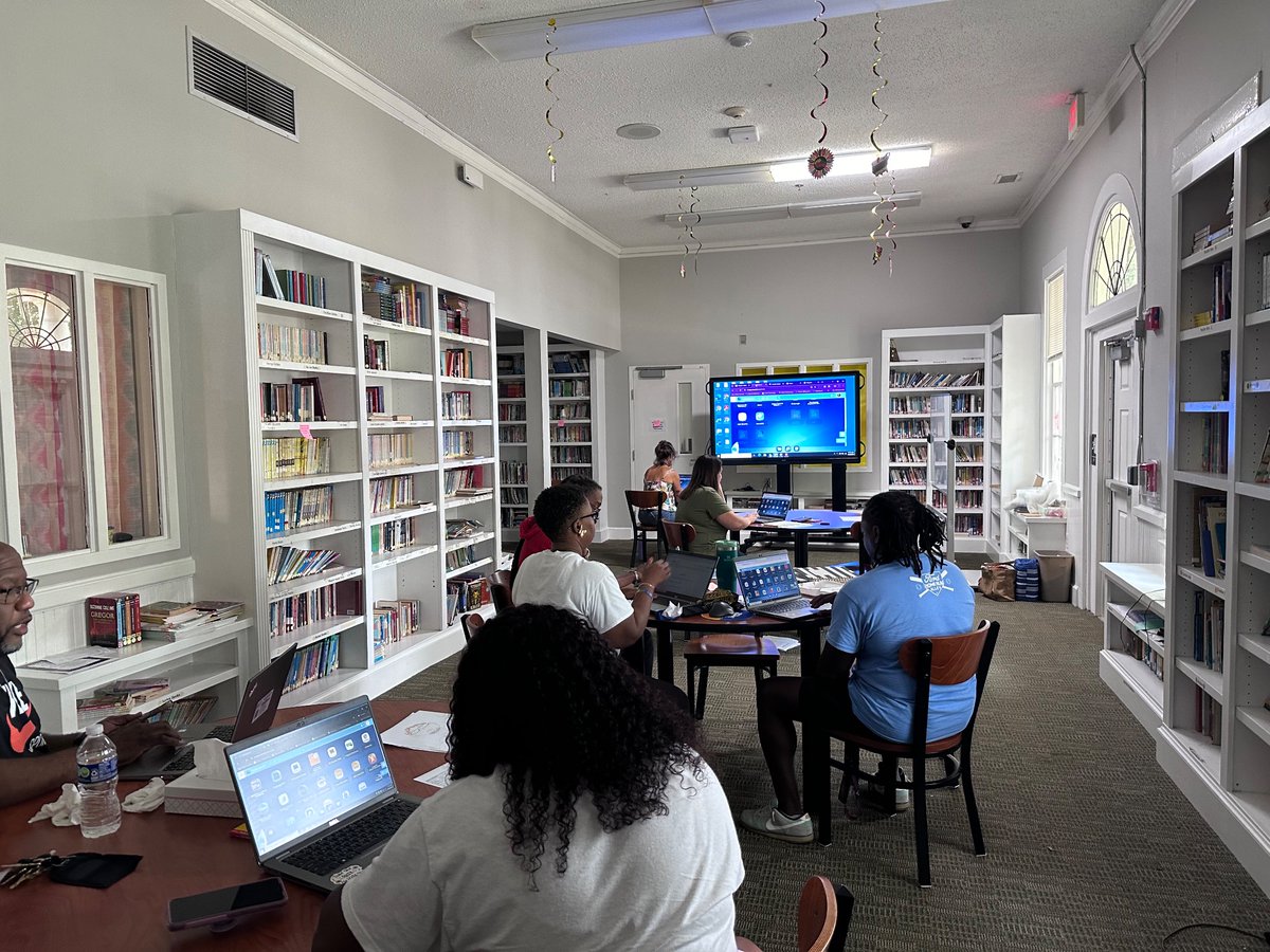 ksuITerin's tweet image. Learning about #MyBackpack can do @HillsideATL #AtlantaPublicSchools @APSInstructTech @ahrosser @apsupdate @apsitnatasha @APSacademics #APSacademics #APSITInspires