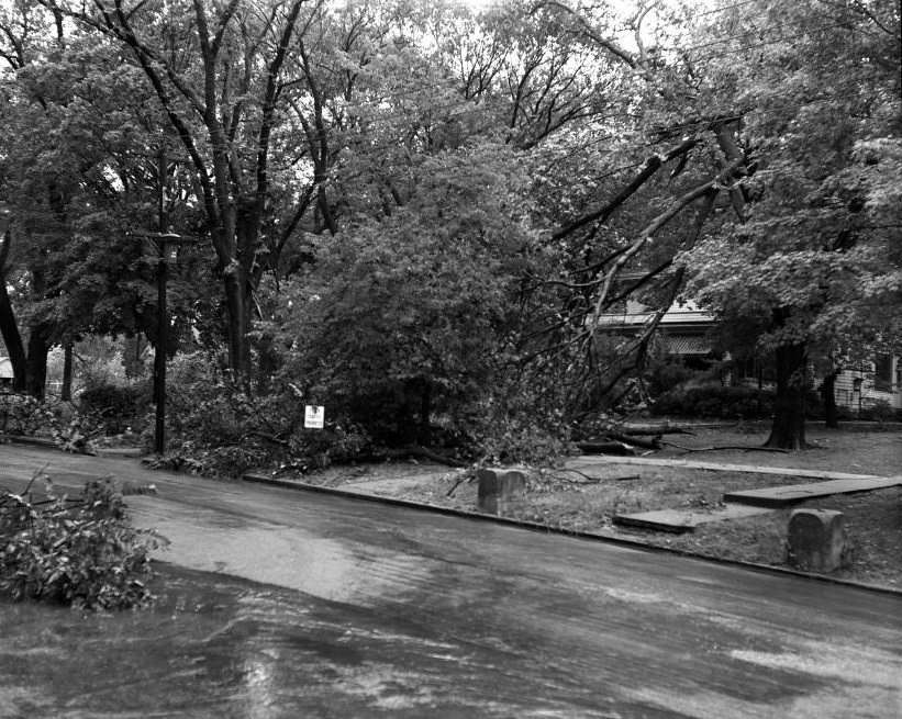OldDepotMuseum's tweet photo. Heavy rains followed the tornado. According to John P. Kelsey’s weather station in North Ottawa, 7.95 inches of rain fell in the 12 hours following the tornado. #kswx #KansasHistory #OttawaKS https://t.co/84nVPanjNF
