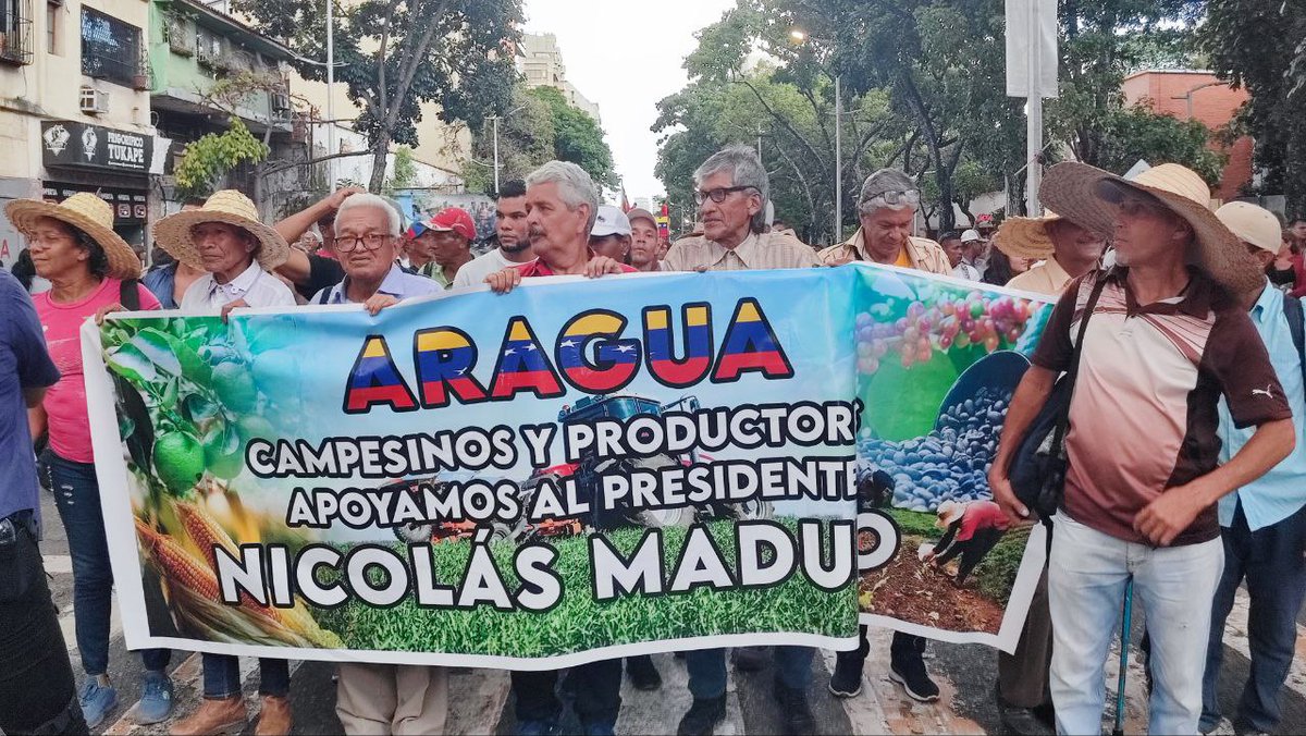 Min. Proceso Social de Trabajo (@mintrabajove) on Twitter photo Todas y todos en perfecta unidad, agricultores urbanos, productores, campesinos y pescadores salieron a las calles a respaldar al Compatriota Bolivariano Trabajador Presidente y Comandante en Jefe <a href="/NicolasMaduro/">Nicolás Maduro</a>
#JusticiaSoberana
@MinagrourbanaV
<a href="/wcastroPSUV/">Wilmar Castro</a>
<a href="/jhoagaby/">Jhoanna G Carrillo M</a> Todas y todos en perfecta unidad, agricultores urbanos, productores, campesinos y pescadores salieron a las calles a respaldar al Compatriota Bolivariano Trabajador Presidente y Comandante en Jefe <a href="/NicolasMaduro/">Nicolás Maduro</a>
#JusticiaSoberana
@MinagrourbanaV
<a href="/wcastroPSUV/">Wilmar Castro</a>
<a href="/jhoagaby/">Jhoanna G Carrillo M</a>