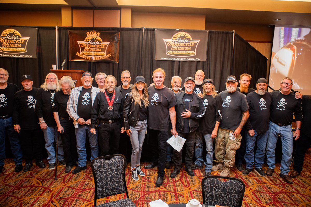 KristiNoem's tweet image. David Uhl is a fantastic person. He is an incredible artist who paints motorcycles (and he painted me and my horse, Ice Man, a couple of years ago).

He is one of the greatest examples of someone using their talents to benefit everyone else around them. He frequently gives the…